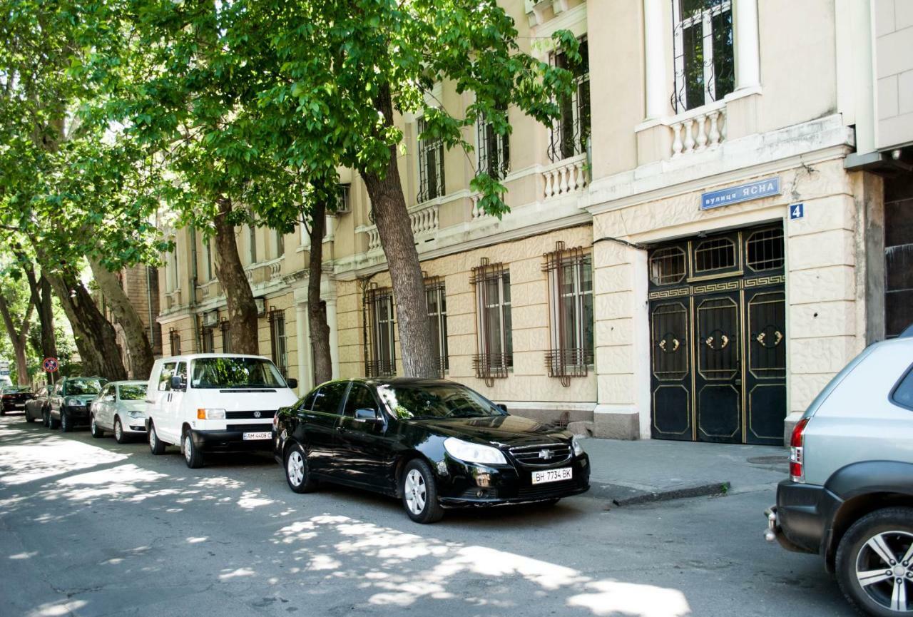 Hostel Uyutniy Dvorik Odessa Dış mekan fotoğraf
